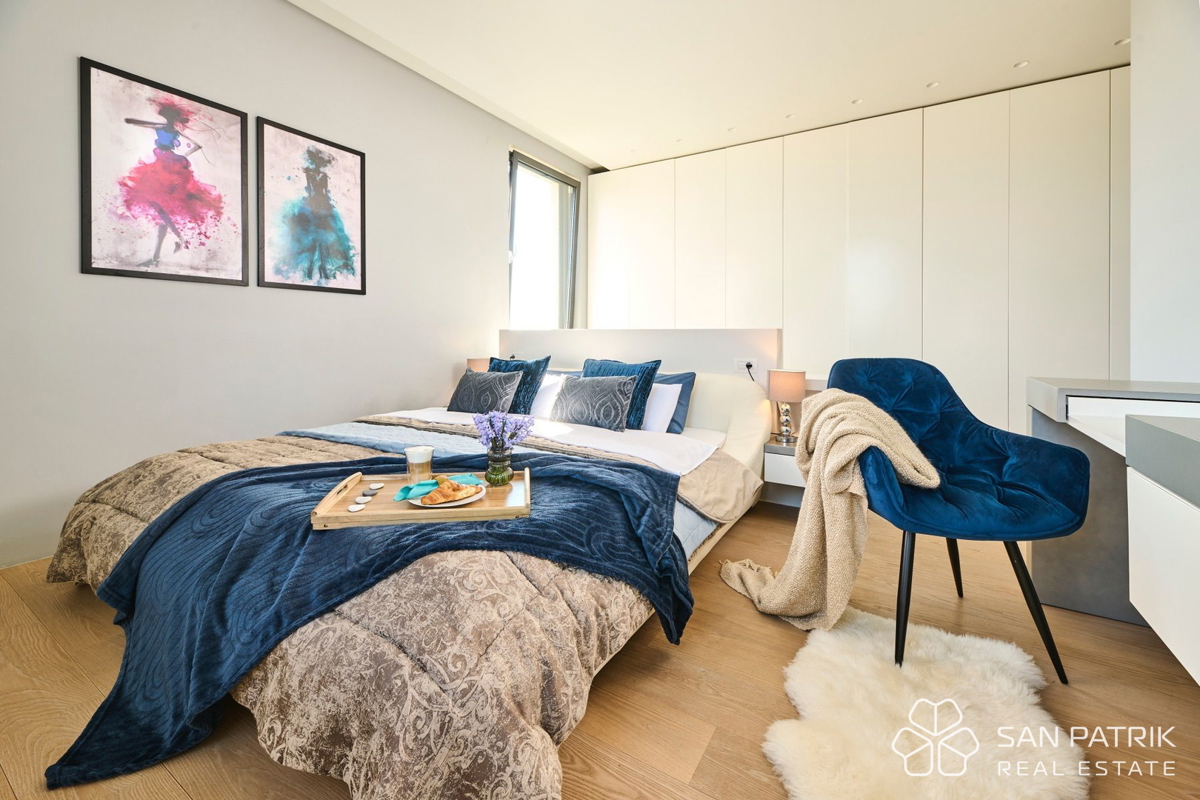 Villa mediterranea con piscina e vista mare a Umag