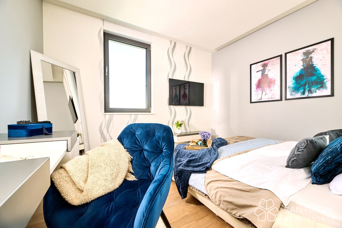 Villa mediterranea con piscina e vista mare a Umag