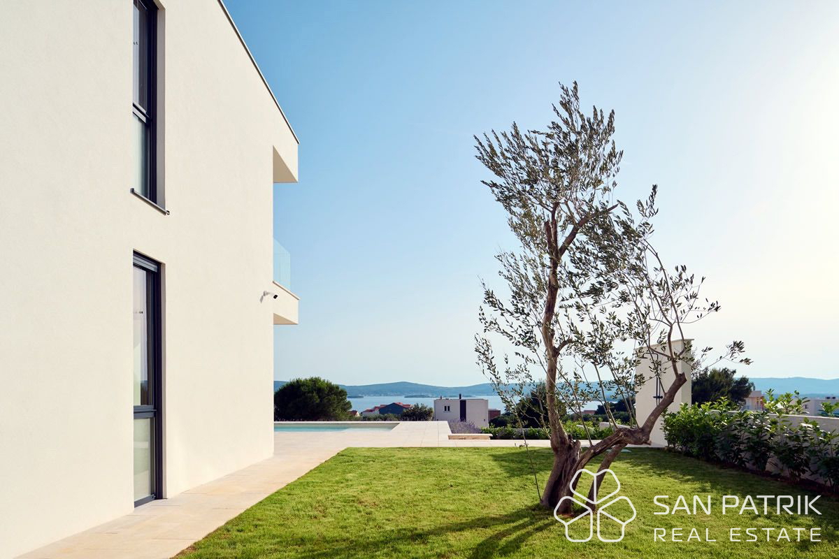Villa di lusso con vista panoramica sul mare, nei dintorni di Biograd na moru