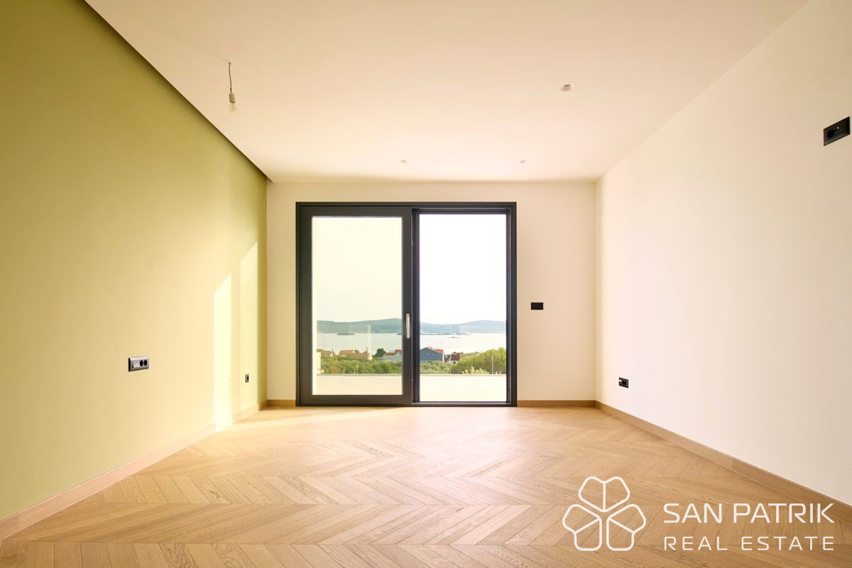 Villa di lusso con vista panoramica sul mare, nei dintorni di Biograd na moru