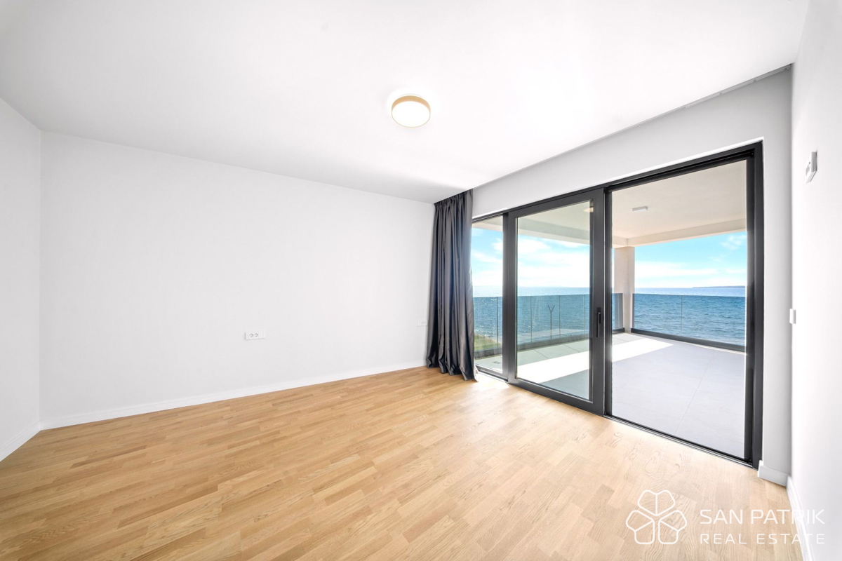 Privlaka Seafront Residences – appartamento moderno (74 m2) in prima fila sul mare