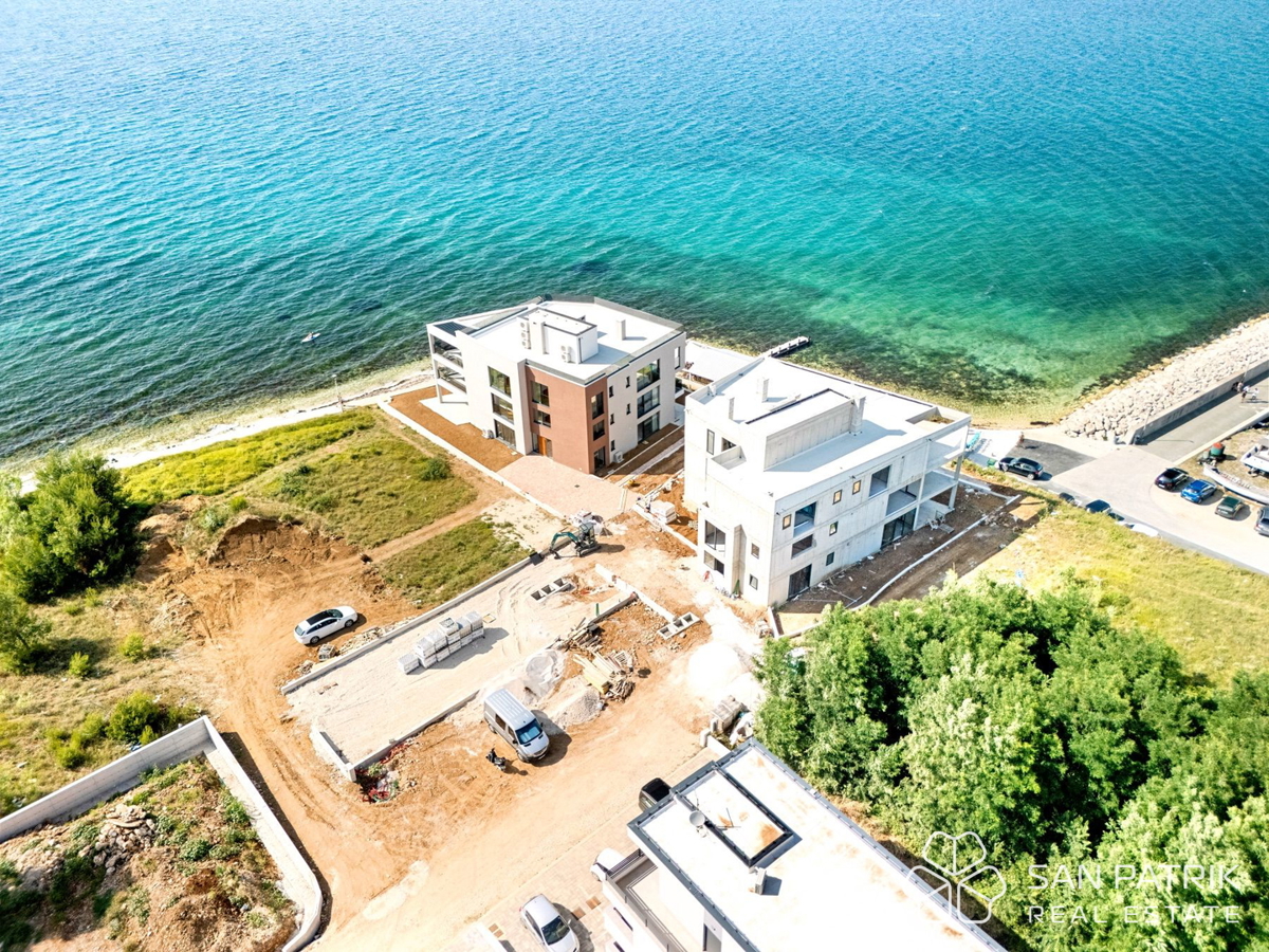 Privlaka Seafront Residences – appartamento moderno (74 m2) in prima fila sul mare