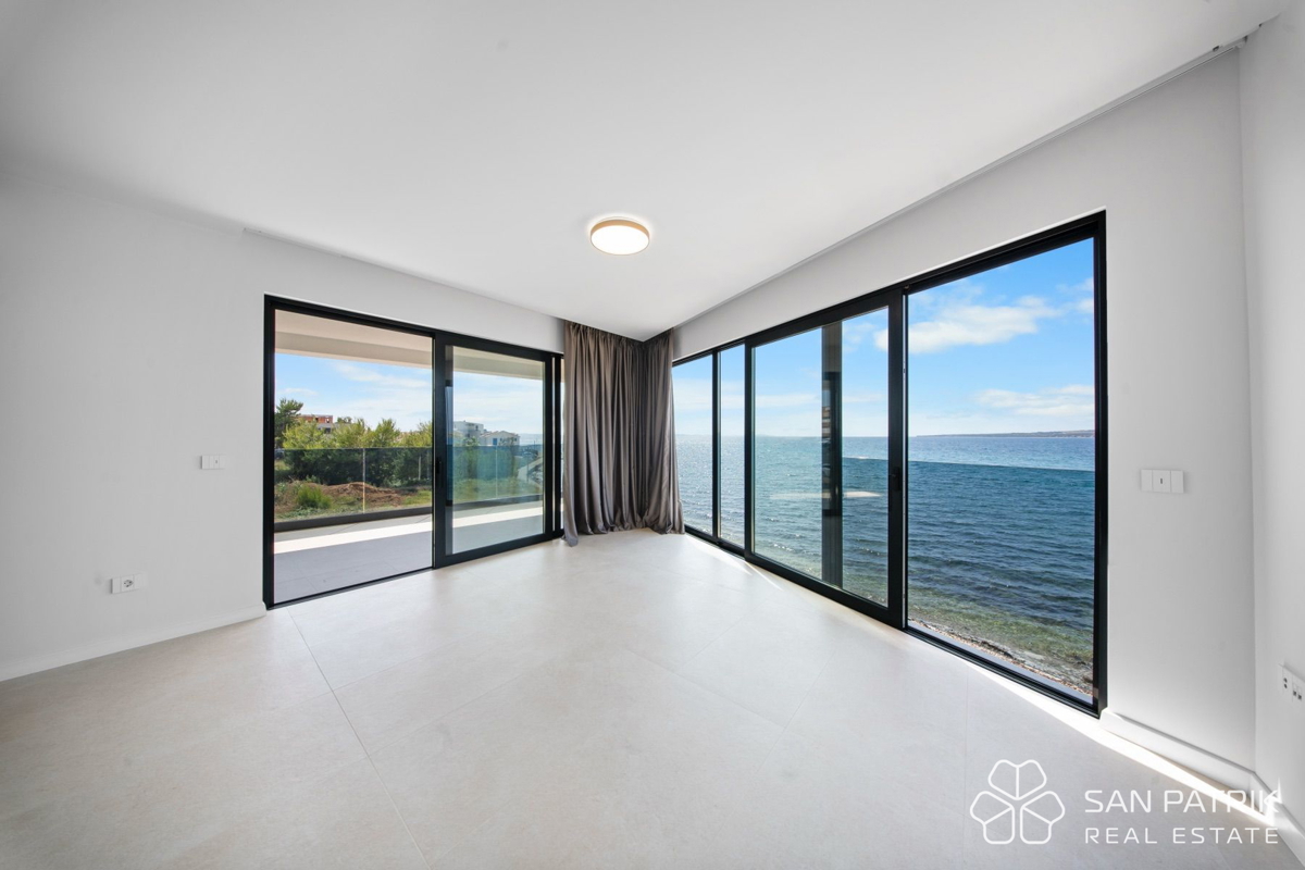 Privlaka Seafront Residences – appartamento moderno (74 m2) in prima fila sul mare