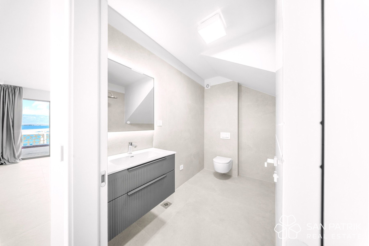 Privlaka Seafront Residences – appartamento moderno (74 m2) in prima fila sul mare