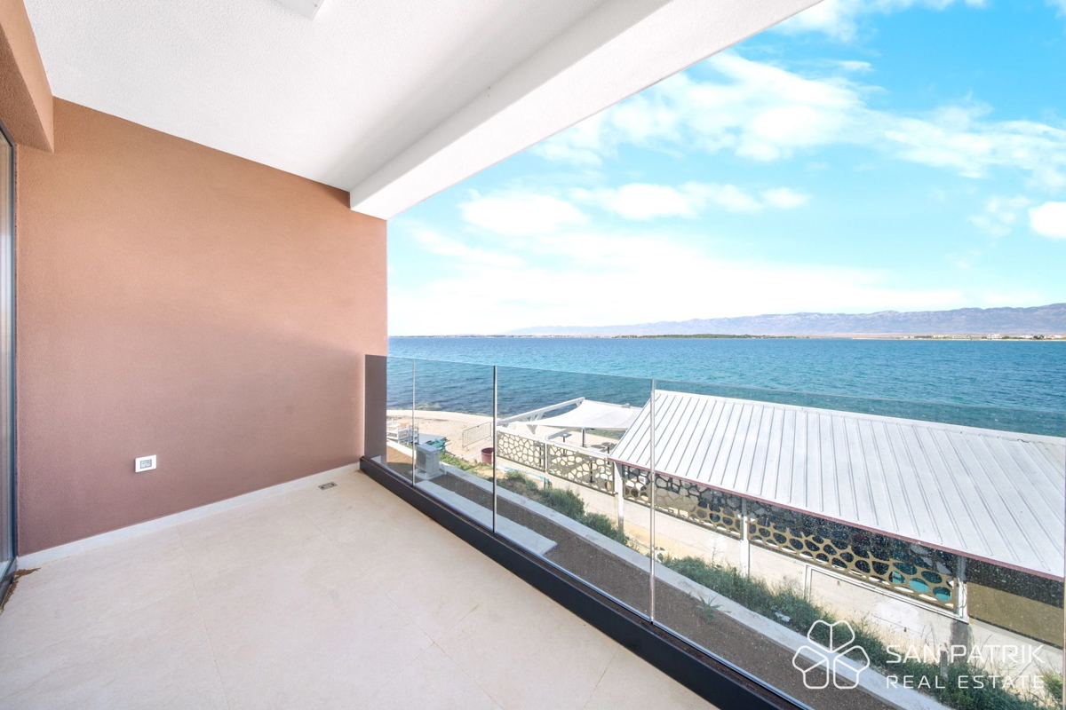 Privlaka Seafront Residences – appartamento moderno (74 m2) in prima fila sul mare