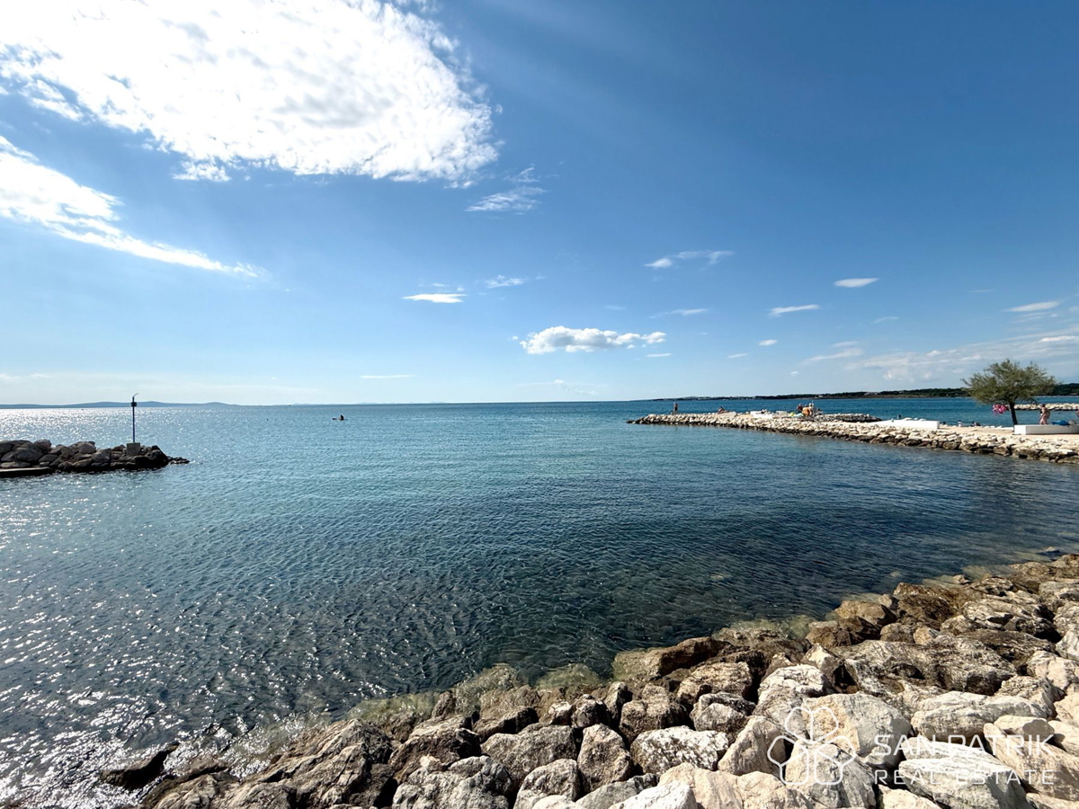 ESCLUSIVA NUOVA COSTRUZIONE A ZATON VICINO A ZADAR - PRIMA FILA SUL MARE