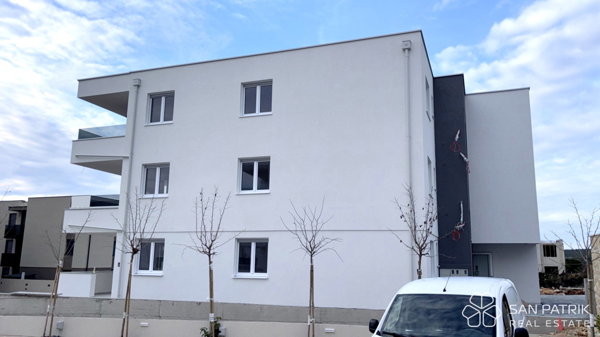 Novalja - appartamento moderno in quartiere tranquillo, a 450 m dal mare