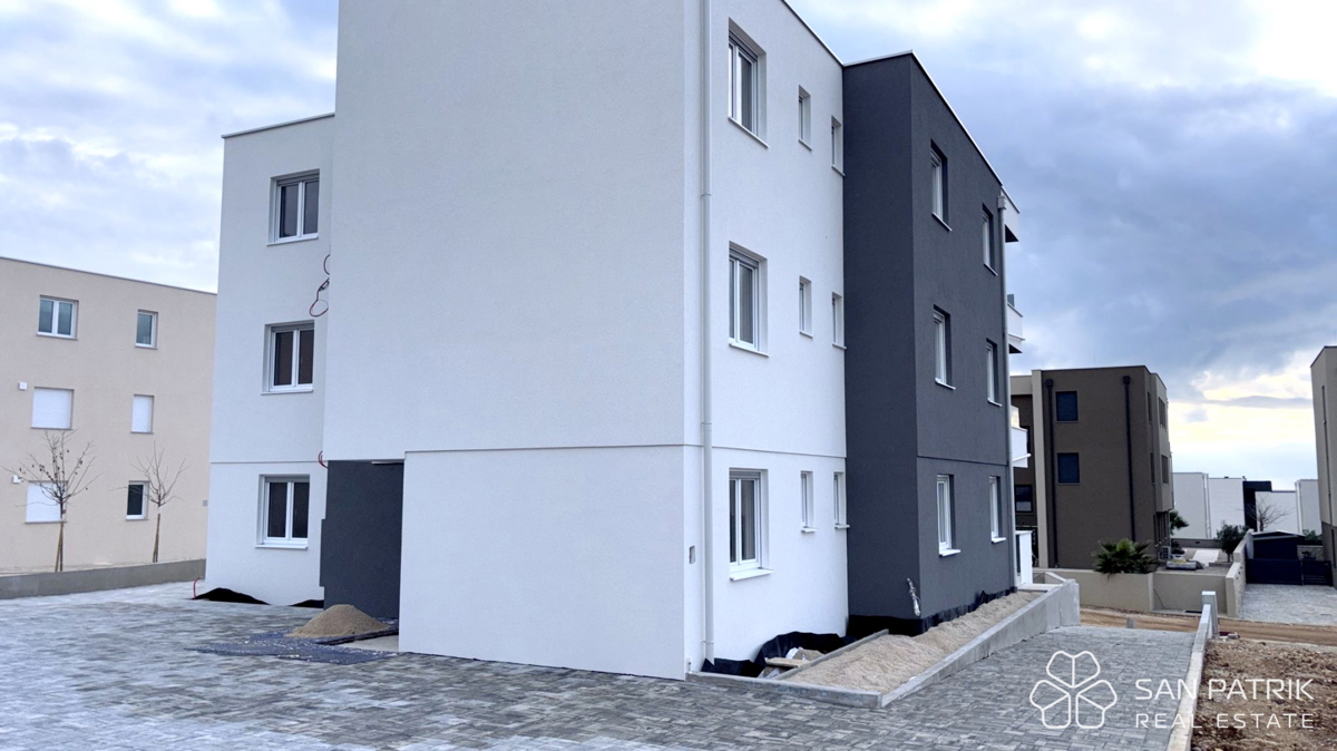 Novalja - appartamento moderno in quartiere tranquillo, a 450 m dal mare