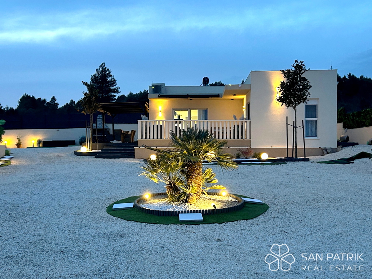 Moderna casa a piano terra (142 m2) con ampio cortile, a 5 minuti da Šibenik