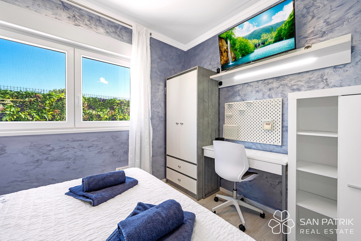 Moderna casa a piano terra (142 m2) con ampio cortile, a 5 minuti da Šibenik