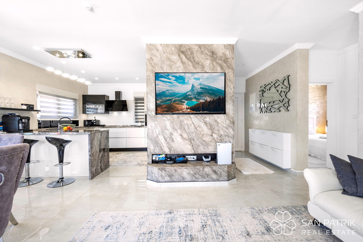 Moderna casa a piano terra (142 m2) con ampio cortile, a 5 minuti da Šibenik