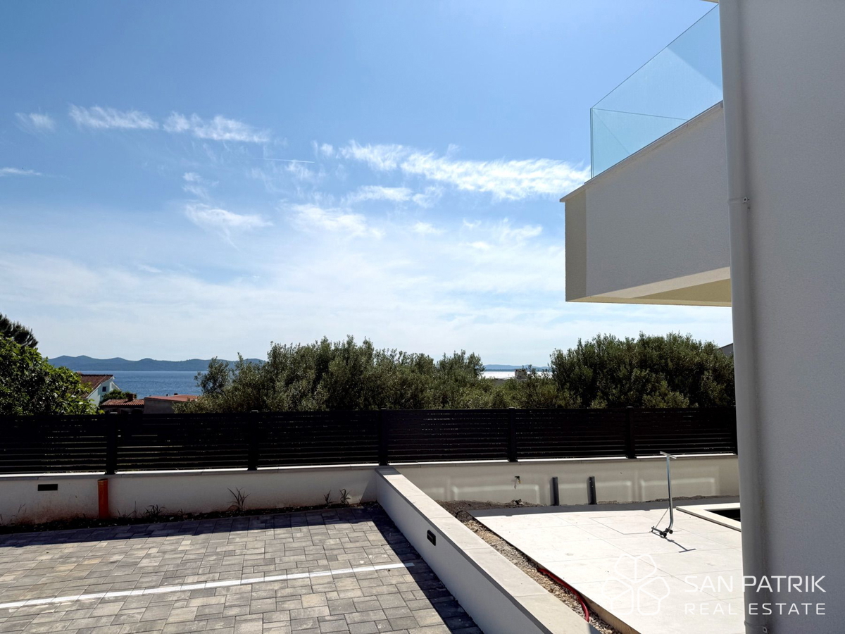 Appartamento moderno (156m2), a 250m dal mare con piscina a Kožino