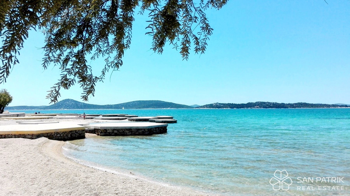 Attico moderno (113 m2) con vista a 360° - 60 m dalla spiaggia a Vodice