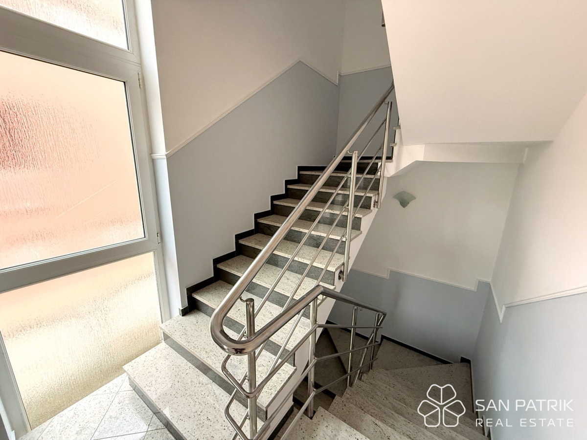 Attico moderno a Mlinovi – stile Art Deco e vista sulla natura