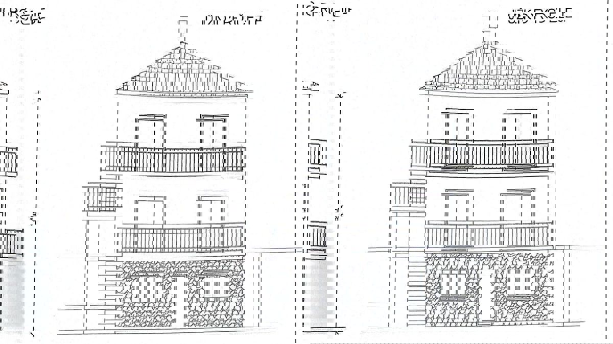 Villa ristrutturata vicino al mare con 4 unità abitative e garage