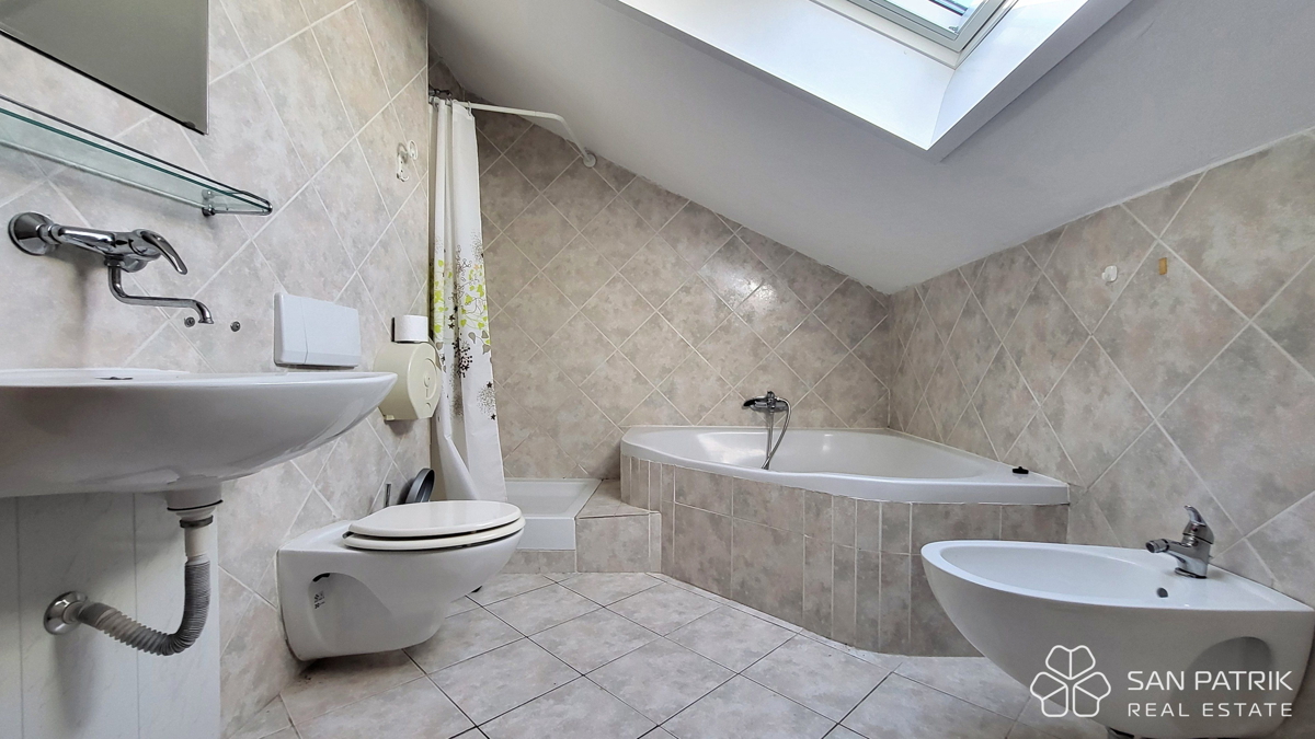 Casa ideale per attività turistica nei dintorni di Novi Vinodolski