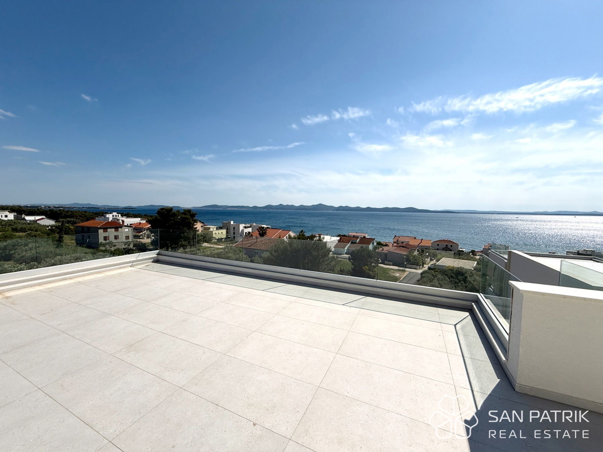 Kožino - Zadar: attico moderno (207m2), 250m dal mare, piscina