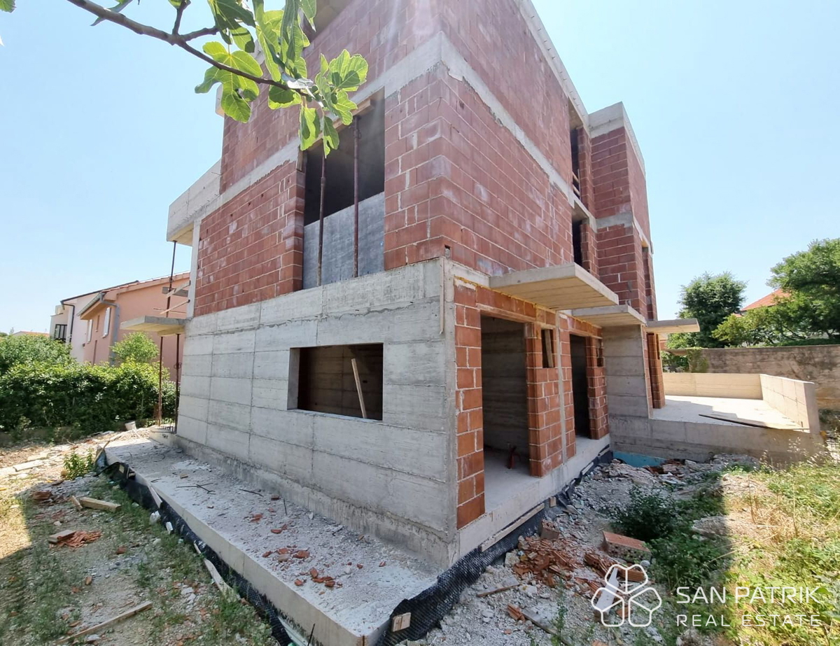 Isola di Krk, Città di Krk - Terreno edificabile con progetto