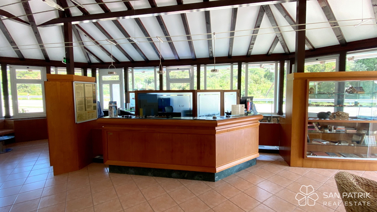 Cres: Hotel 4* con attività consolidata – opportunità di investimento