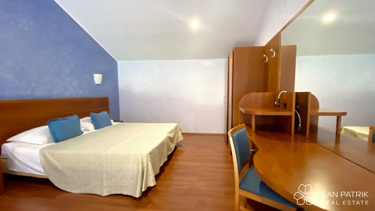 Cres: Hotel 4* con attività consolidata – opportunità di investimento