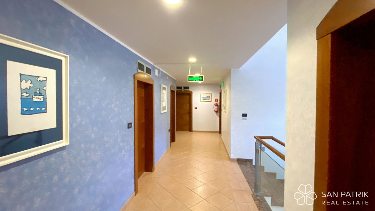 Cres: Hotel 4* con attività consolidata – opportunità di investimento