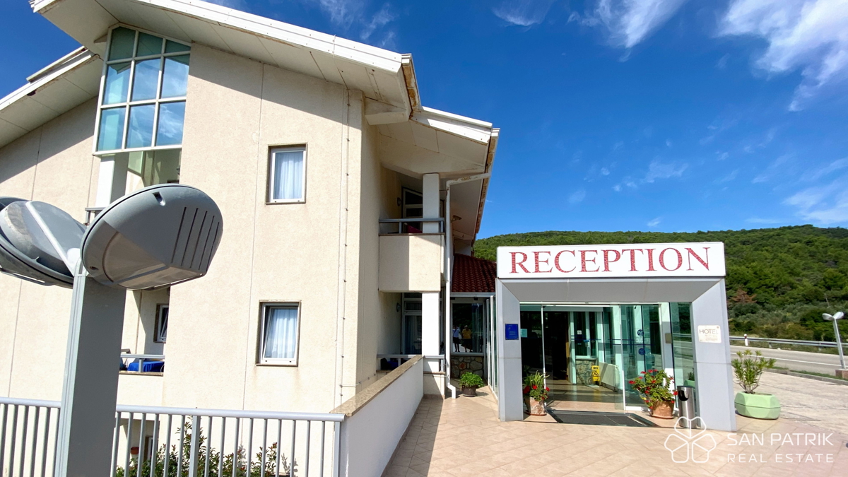 Cres: Hotel 4* con attività consolidata – opportunità di investimento