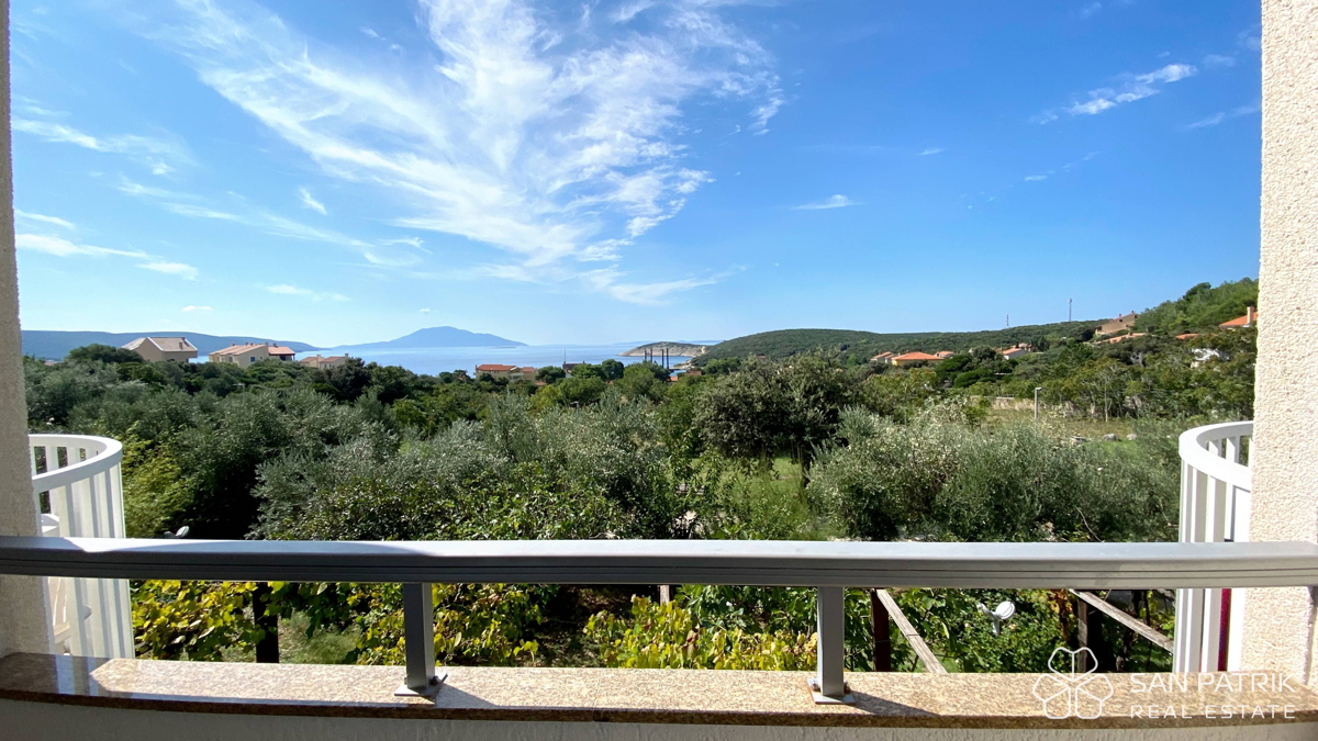 Cres: Hotel 4* con attività consolidata – opportunità di investimento