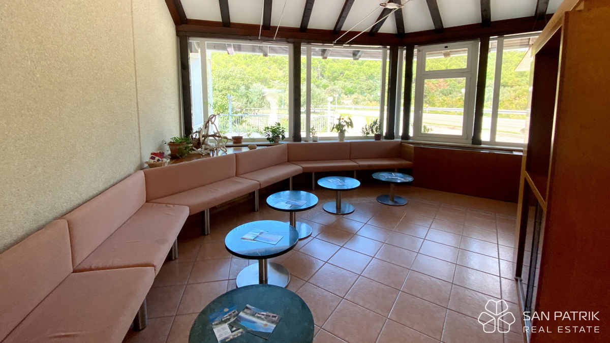 Cres: Hotel 4* con attività consolidata – opportunità di investimento