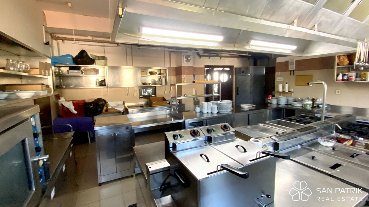 Cres: Hotel 4* con attività consolidata – opportunità di investimento