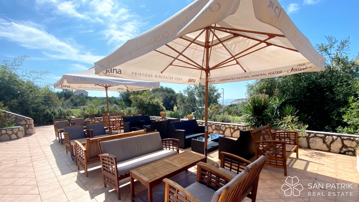 Cres: Hotel 4* con attività consolidata – opportunità di investimento