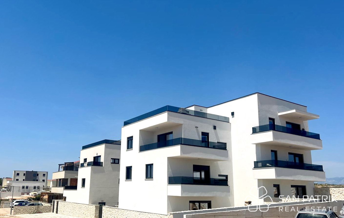 APPARTAMENTO MODERNO CON PISCINA – LA VOSTRA NUOVA CASA SUL MARE A POVLJANA