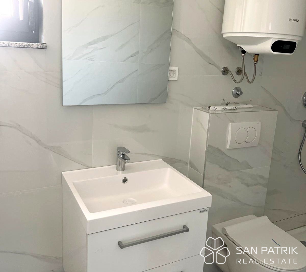 APPARTAMENTO MODERNO CON PISCINA – LA VOSTRA NUOVA CASA SUL MARE A POVLJANA