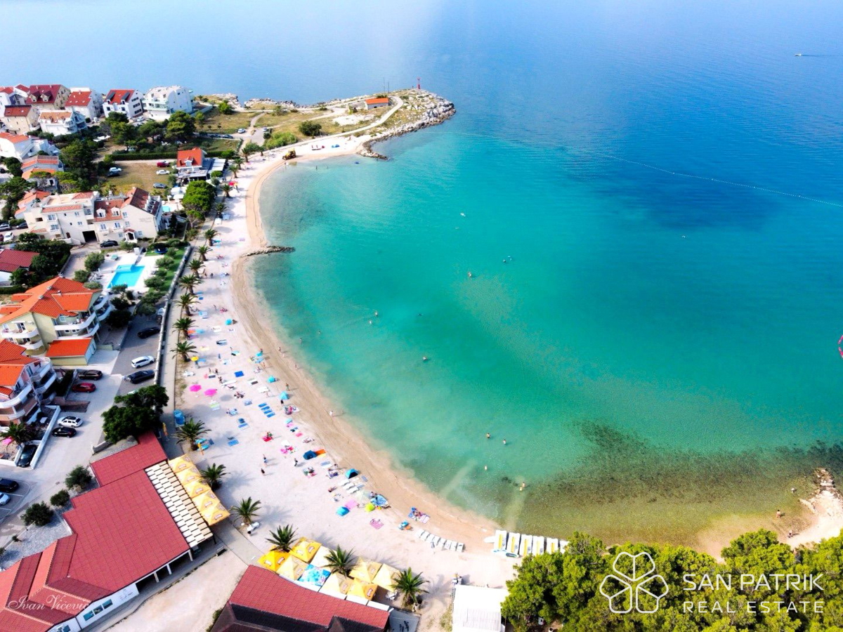 Appartamento moderno (103 m2) a Povljana – acquisto intelligente a Pag, a 300 m dal mare!