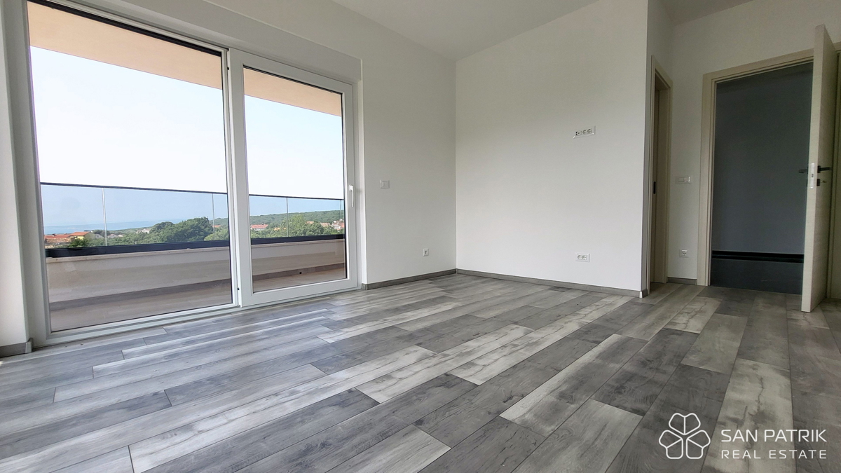 Casa moderna con piscina e vista mare a Krk