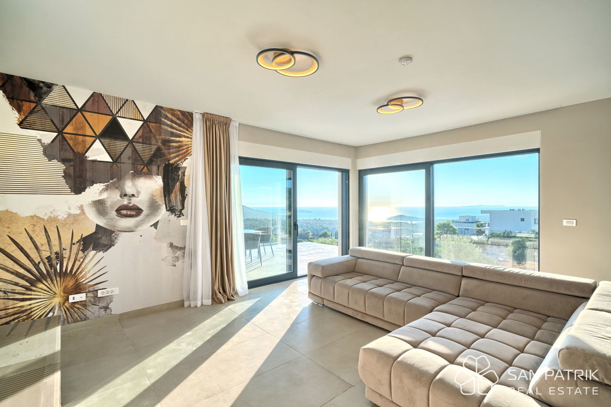 PRIMOŠTEN – VILLA MODERNA CON PISCINA E VISTA MOZZAFIATO