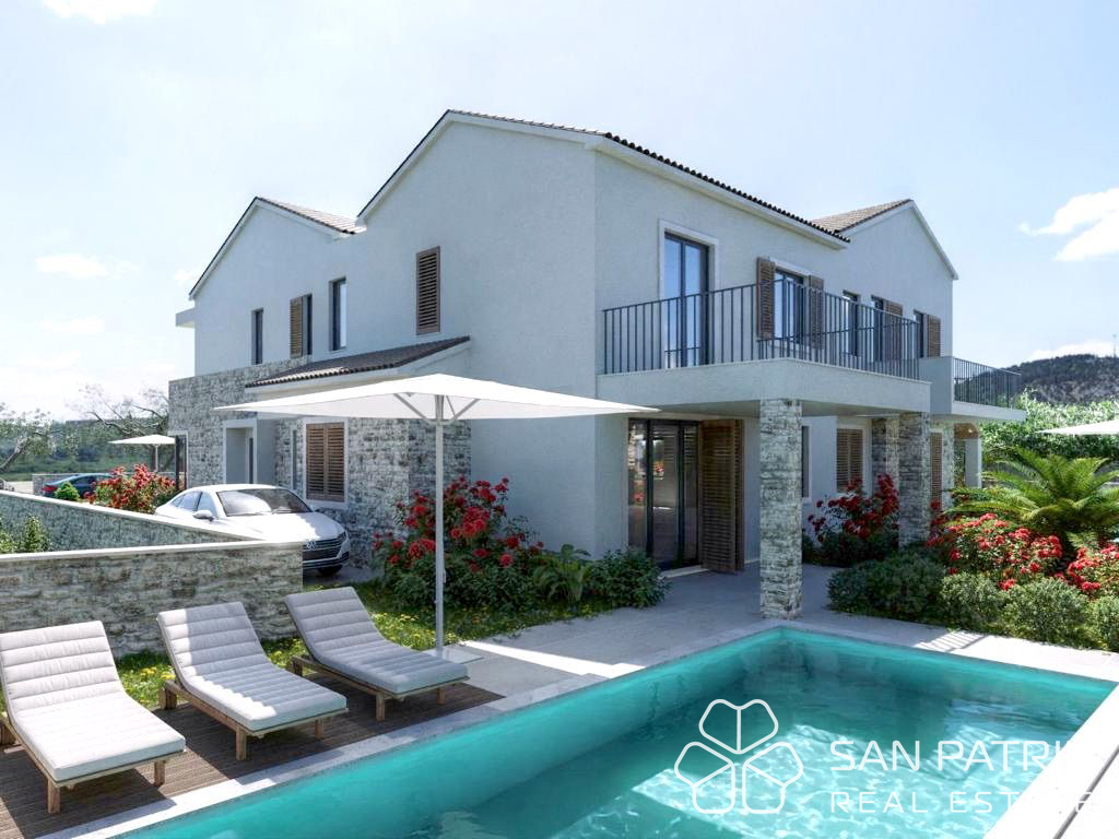 NUOVA COSTRUZIONE CON PISCINA – APPARTAMENTI SU DUE PIANI A MURTER