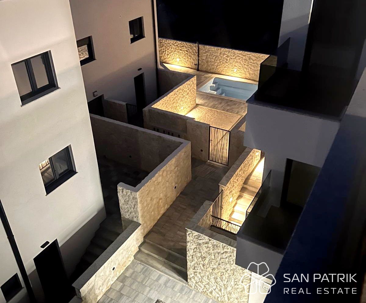 APPARTAMENTO MODERNO CON PISCINA – LA TUA NUOVA CASA VICINO AL MARE - POVLJANA