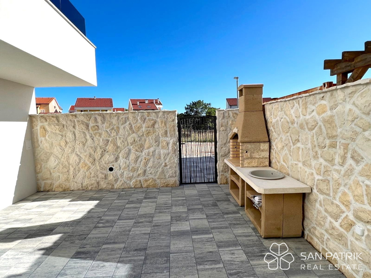 APPARTAMENTO MODERNO CON PISCINA – LA TUA NUOVA CASA VICINO AL MARE - POVLJANA