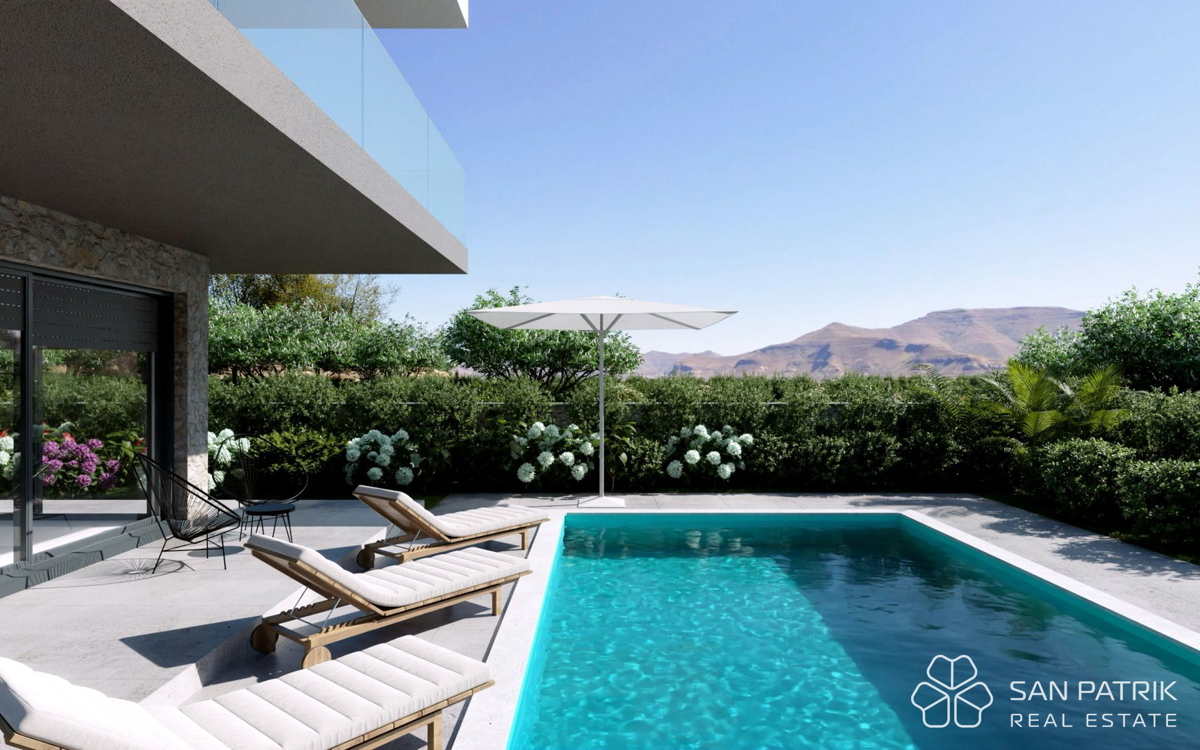 Murter, prima fila sul mare – villa con piscina e vista panoramica