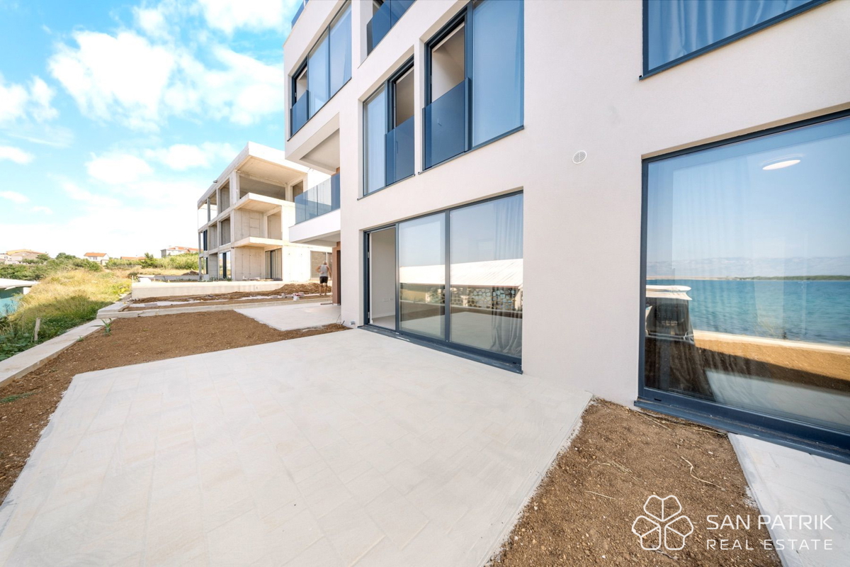 Privlaka Seafront Residences – appartamento moderno (69 m2) in prima fila sul mare