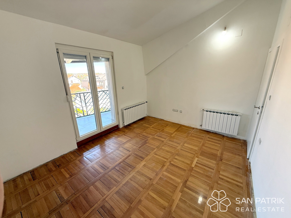 Appartamento trilocale ristrutturato vicino al capolinea Dubec – Novo Brestje