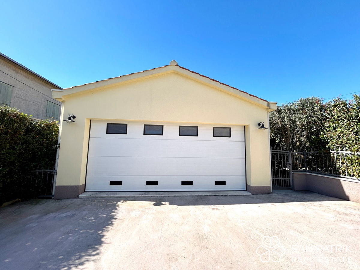 AUTENTICA VILLA DALMATICA – FUSIONE DI TRADIZIONE E TECNOLOGIA MODERNA