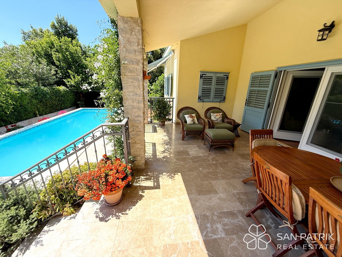 AUTENTICA VILLA DALMATICA – FUSIONE DI TRADIZIONE E TECNOLOGIA MODERNA