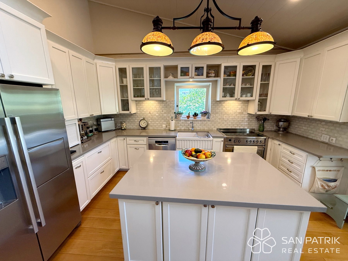 AUTENTICA VILLA DALMATICA – FUSIONE DI TRADIZIONE E TECNOLOGIA MODERNA