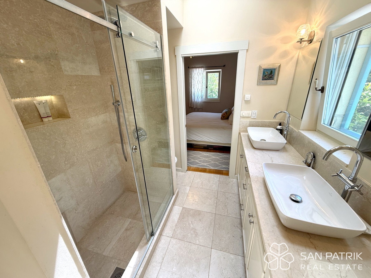 AUTENTICA VILLA DALMATICA – FUSIONE DI TRADIZIONE E TECNOLOGIA MODERNA