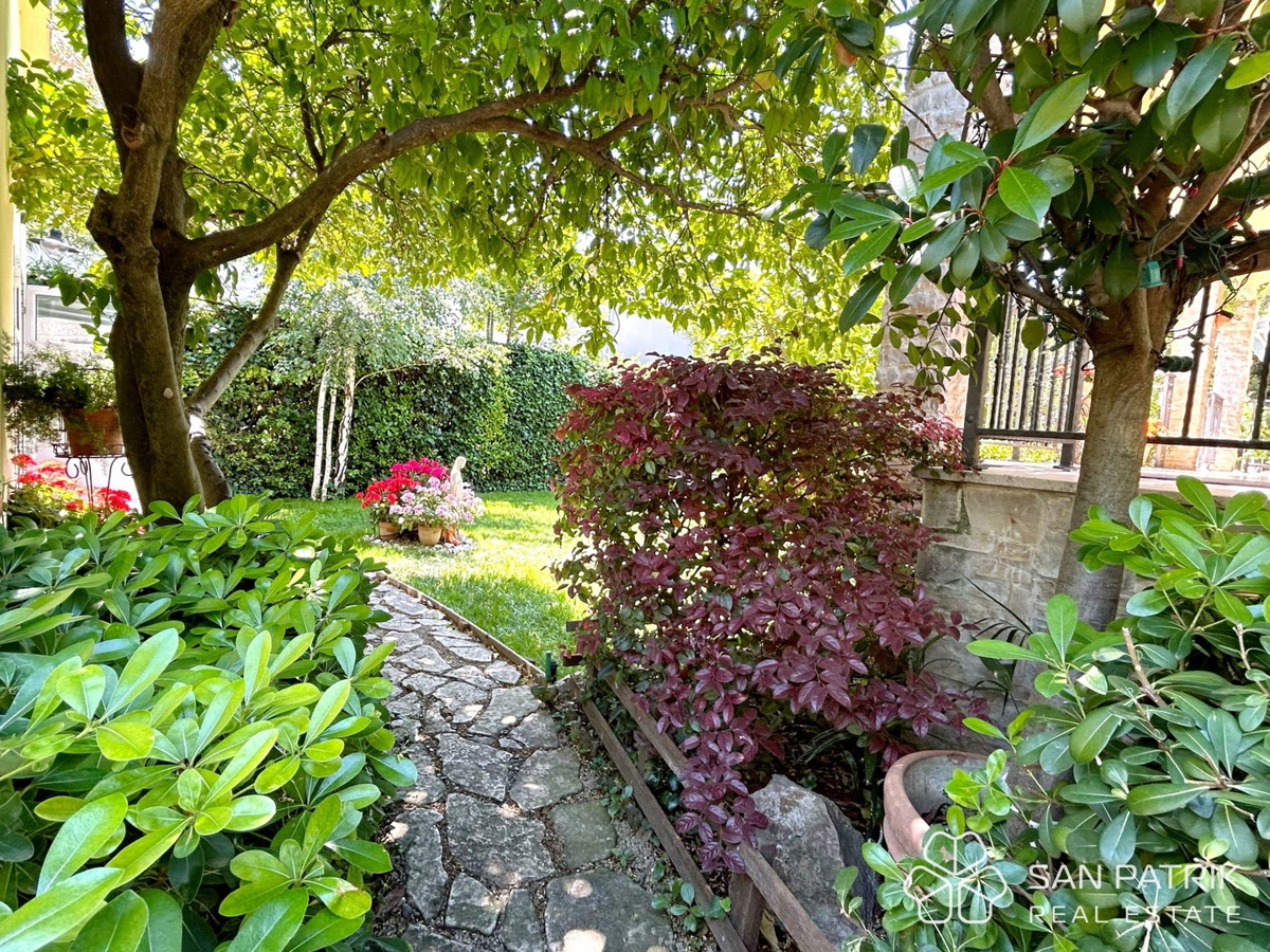 AUTENTICA VILLA DALMATICA – FUSIONE DI TRADIZIONE E TECNOLOGIA MODERNA