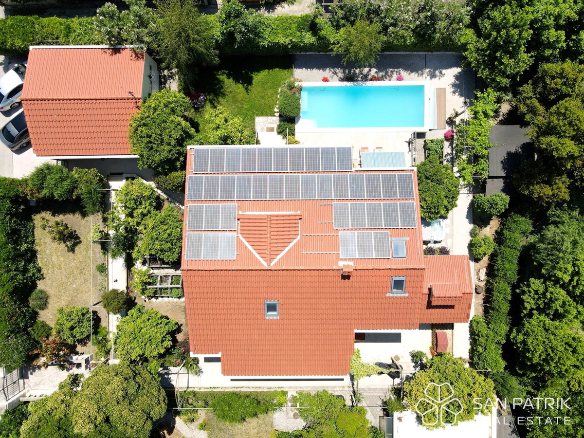 AUTENTICA VILLA DALMATICA – FUSIONE DI TRADIZIONE E TECNOLOGIA MODERNA