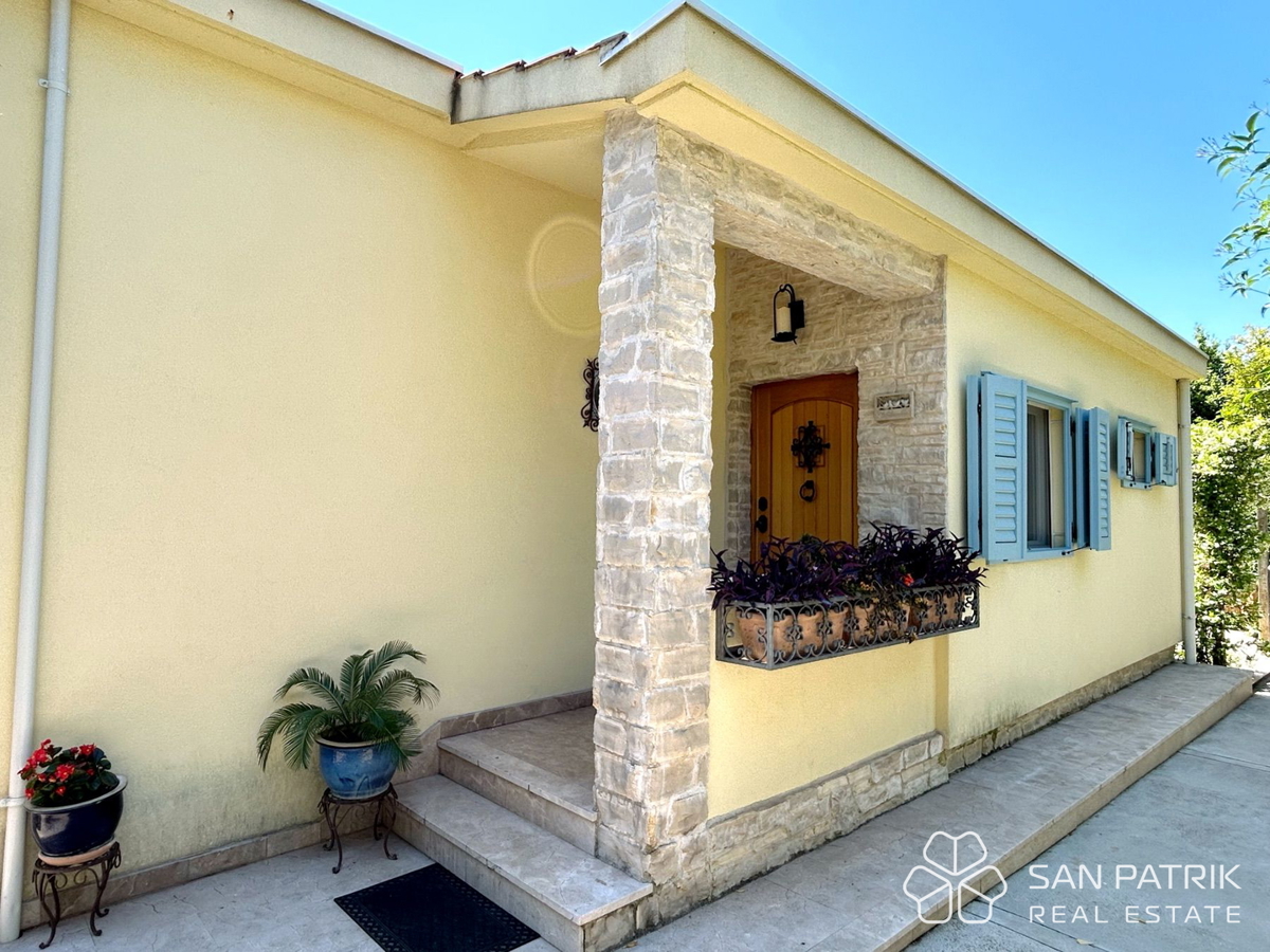 AUTENTICA VILLA DALMATICA – FUSIONE DI TRADIZIONE E TECNOLOGIA MODERNA