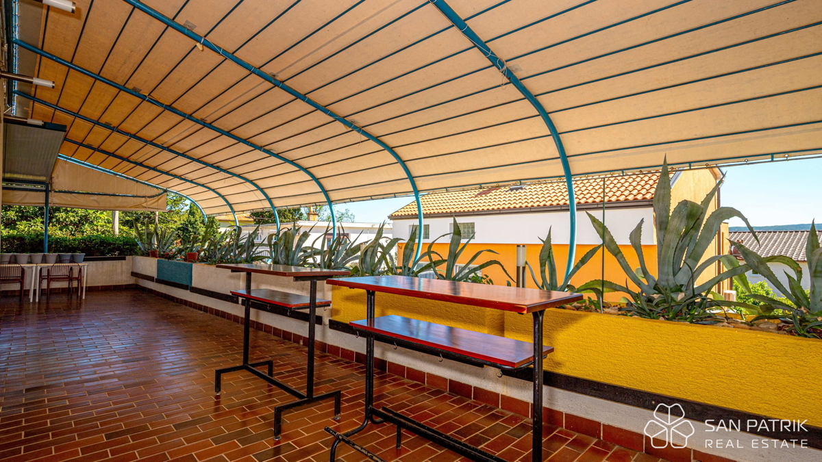 Ristorante attrezzato pronto per l'attività a Crikvenica