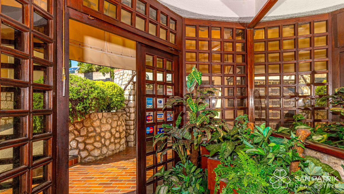 Ristorante attrezzato pronto per l'attività a Crikvenica